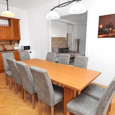 Saturn Apartments * Prague