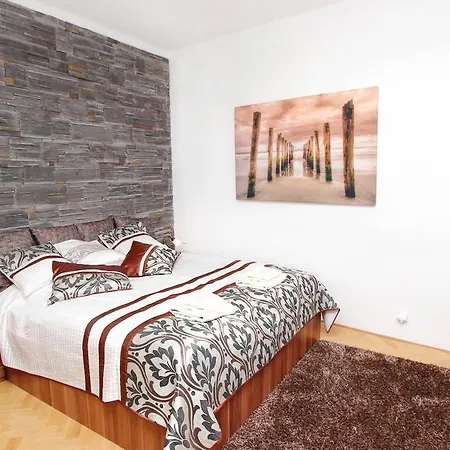 Saturn Apartman Prága